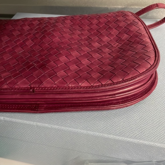 Vintage bottega veneta cross body bag 💕 - Picture 12 of 16